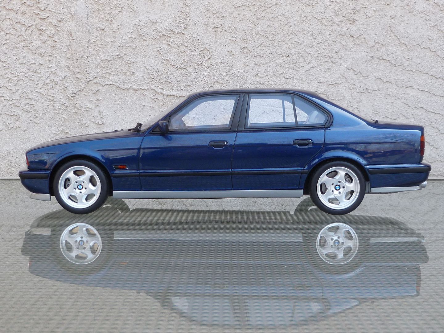 e34 diecast